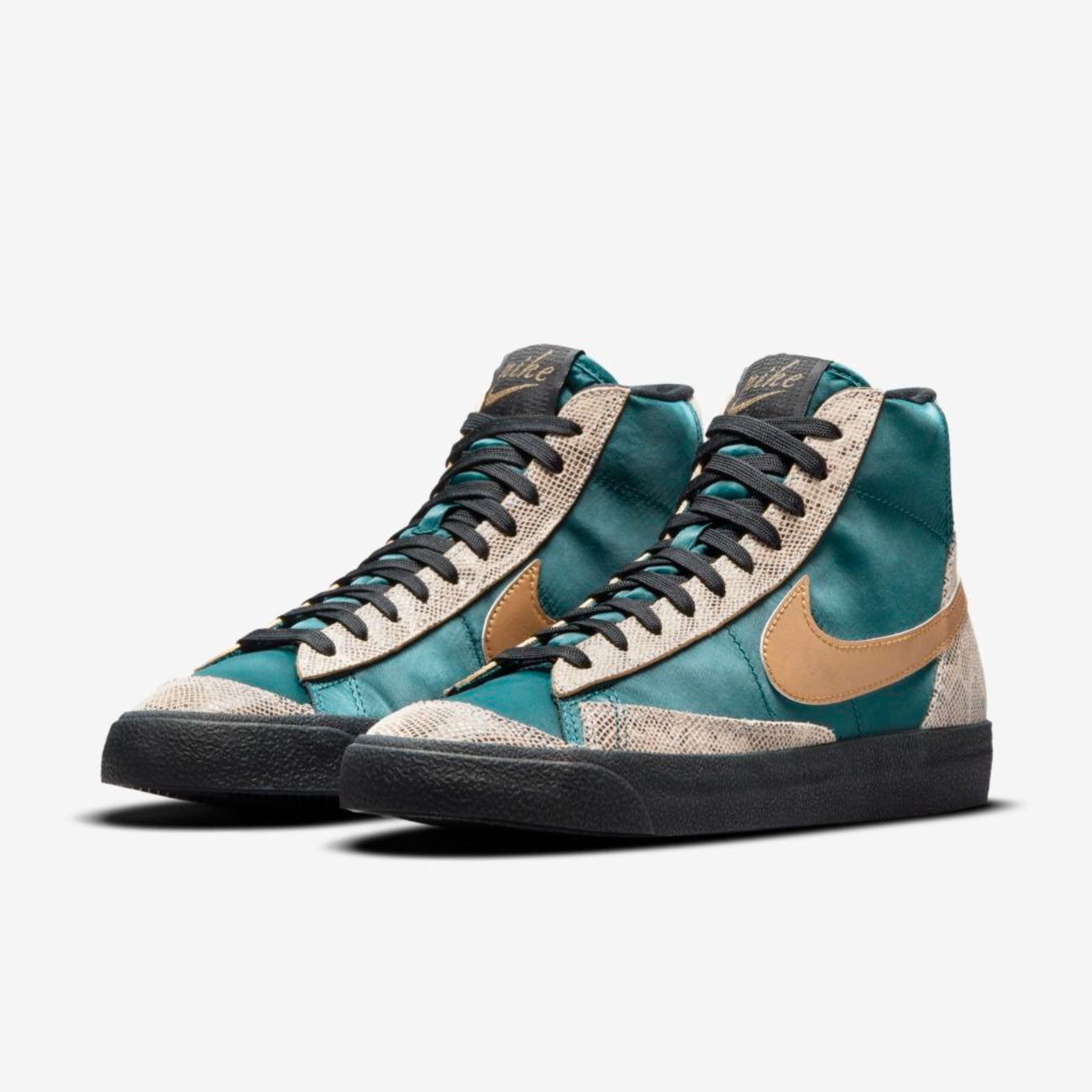 Nike Blazer Mid 77 "Lucha Libre"