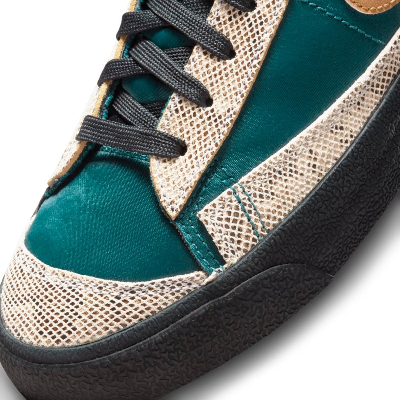 Nike Blazer Mid 77 "Lucha Libre"