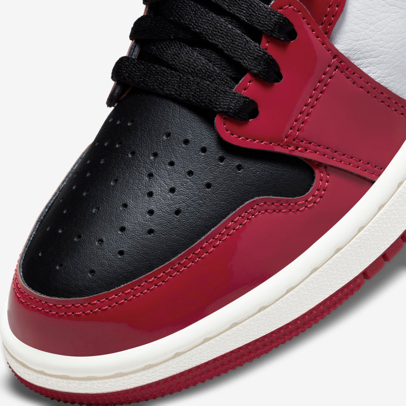 Nike Air Jordan 1 High Zoom CMFT "Chicago"