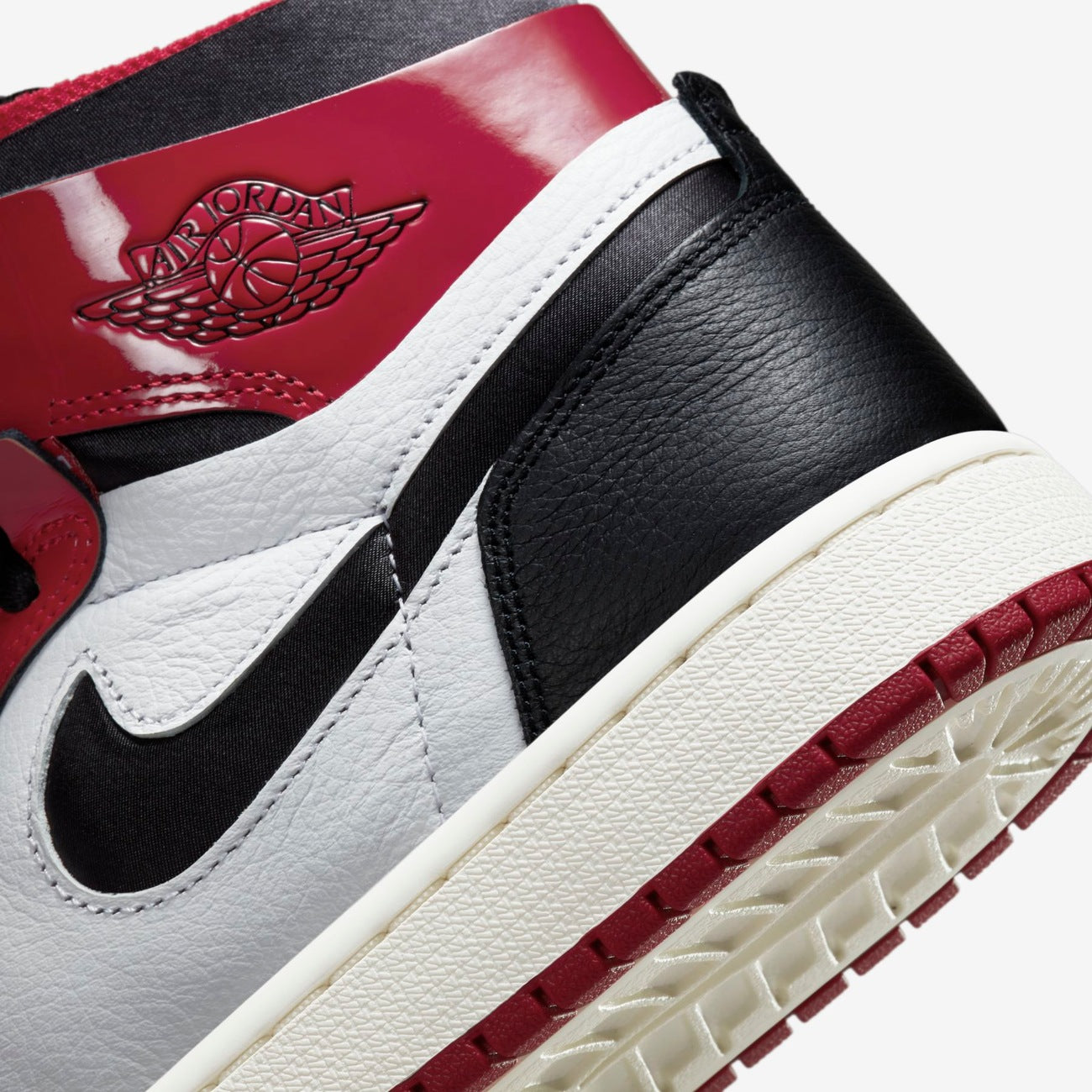 Nike Air Jordan 1 High Zoom CMFT "Chicago"