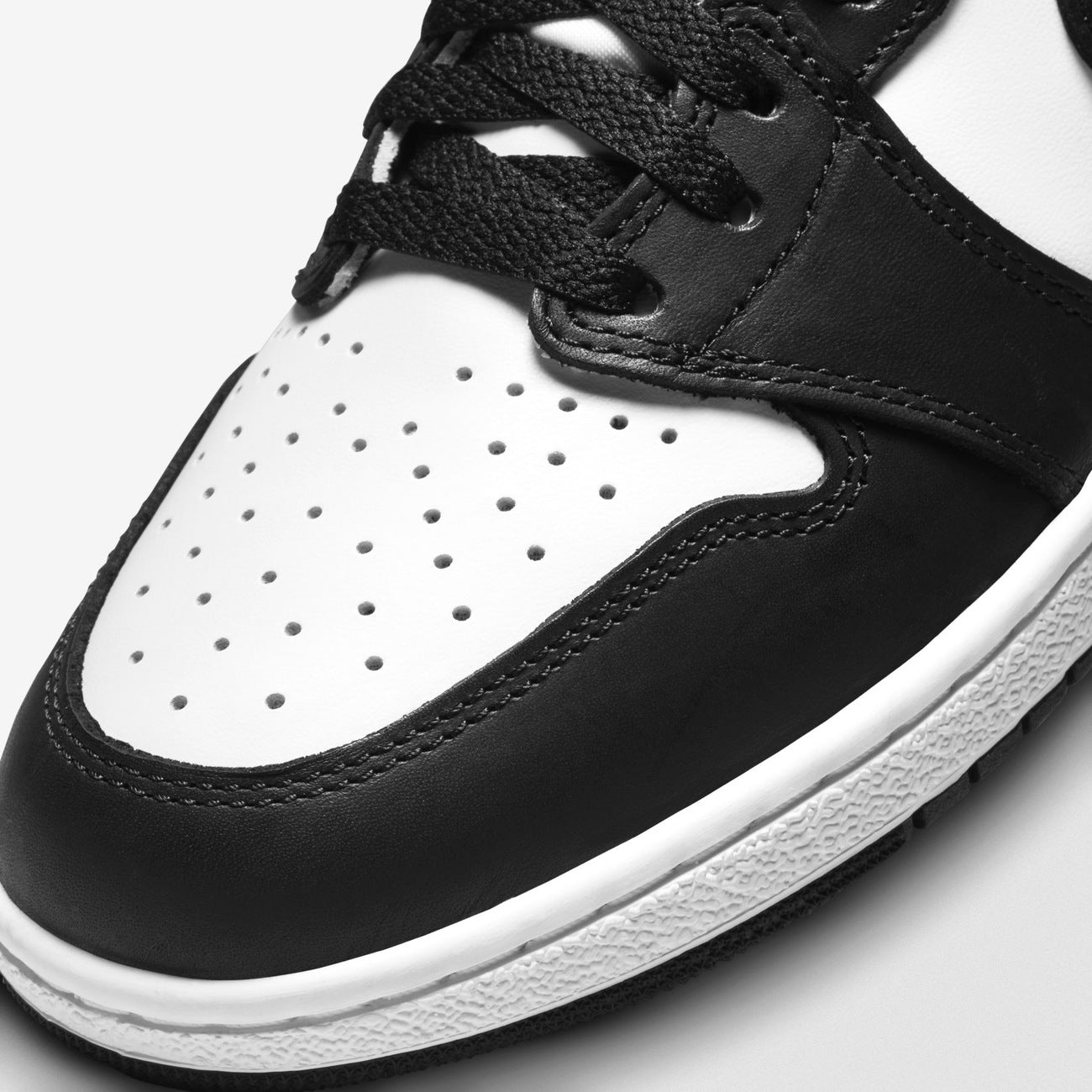 Nike Air Jordan 1 "Black/White"