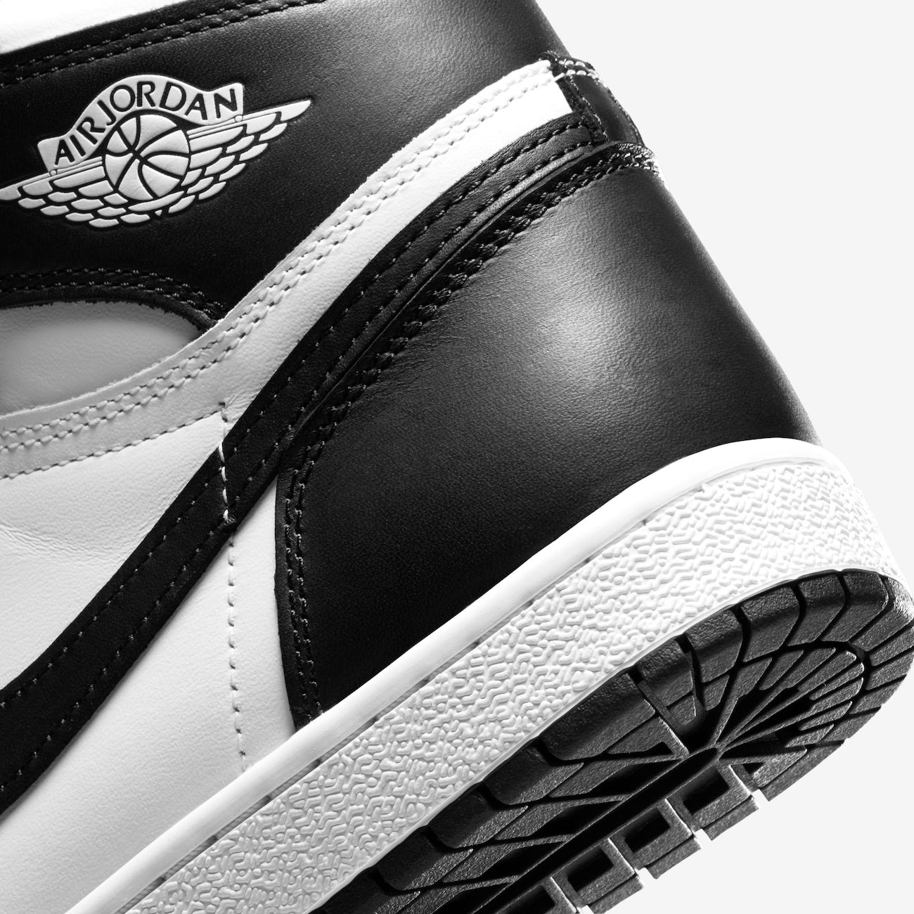 Nike Air Jordan 1 "Black/White"