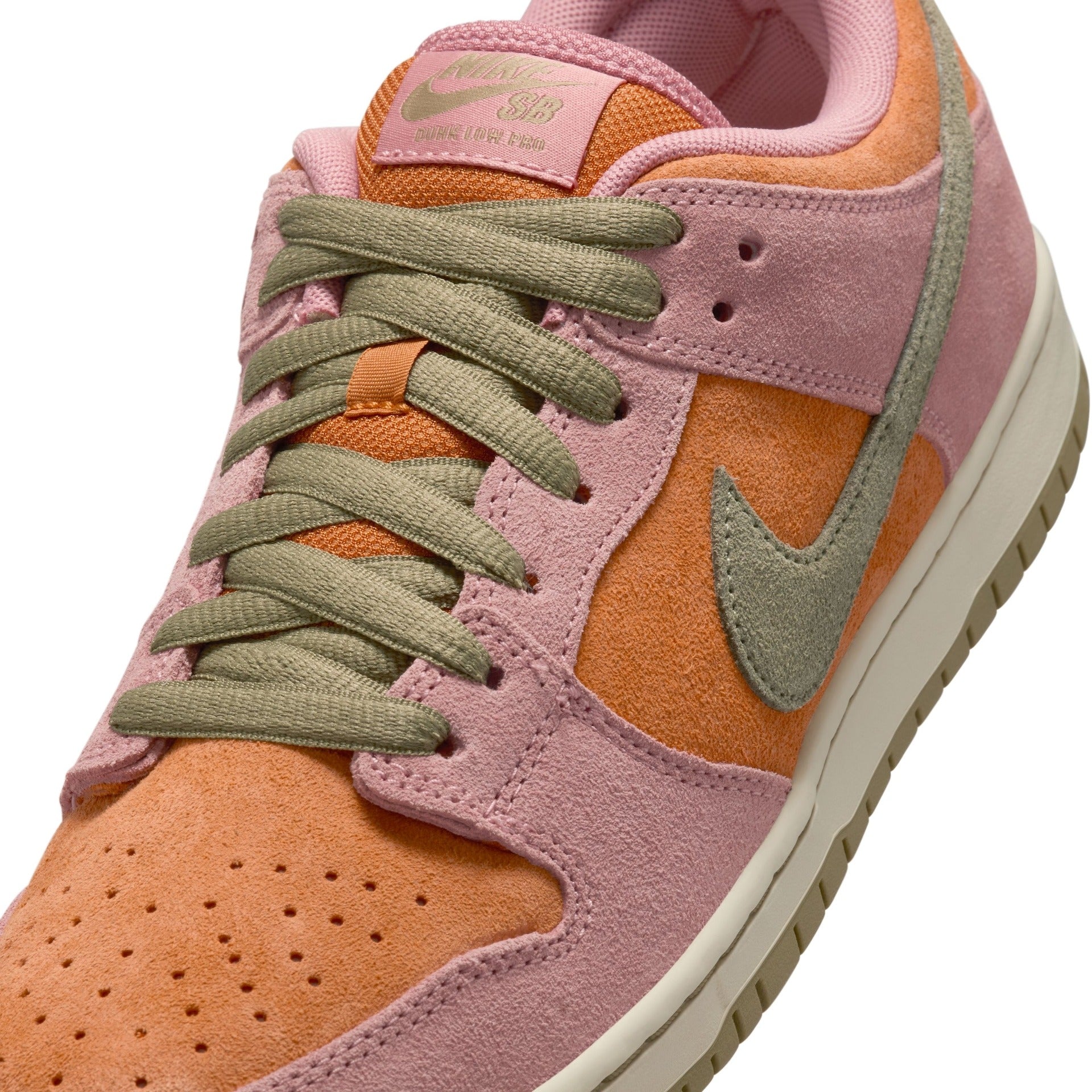 Nike SB Dunk Low "Red Stardust"