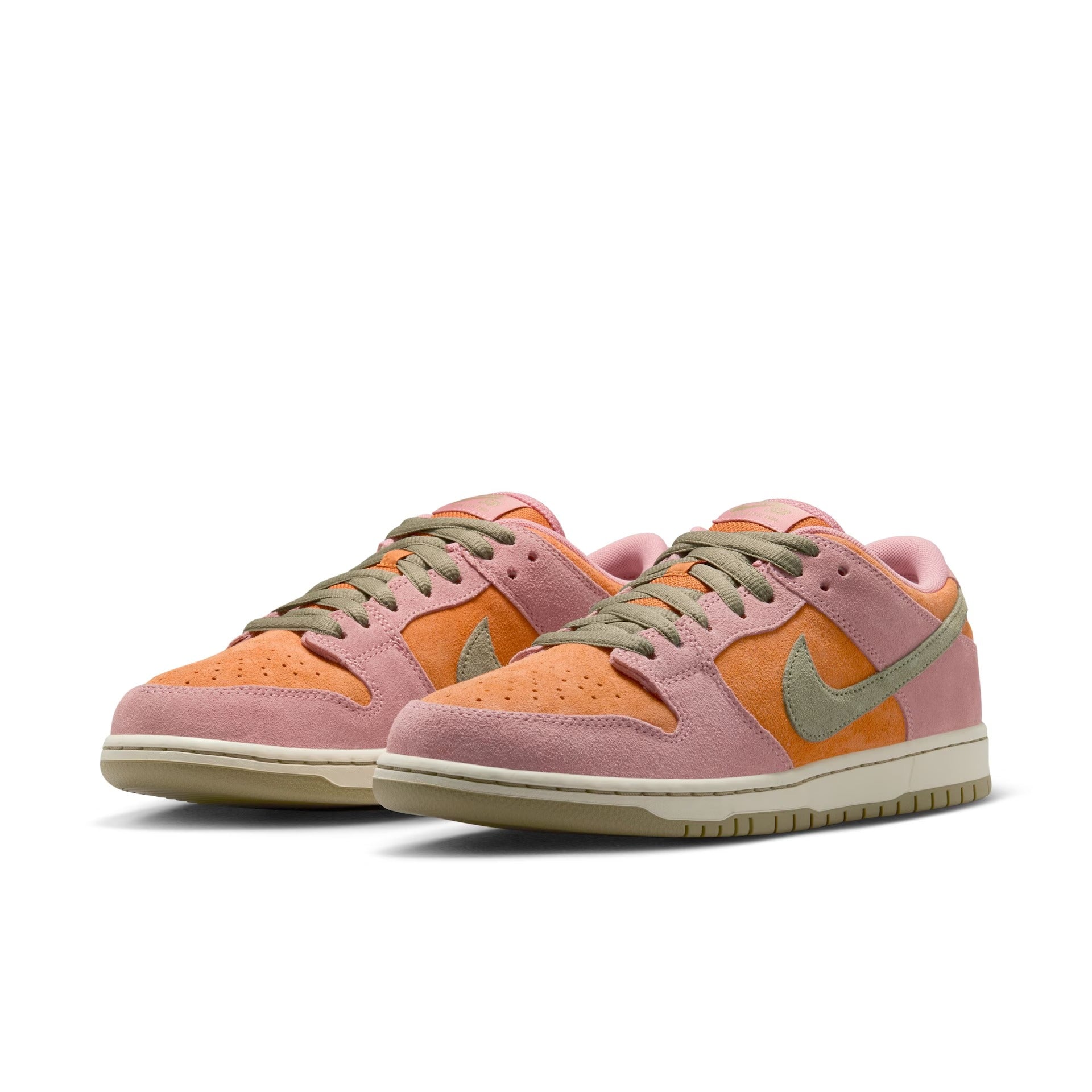 Nike SB Dunk Low "Red Stardust"