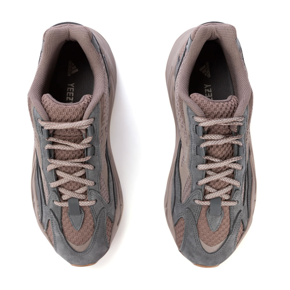 Yeezy Boost 700 v2 "Mauve"