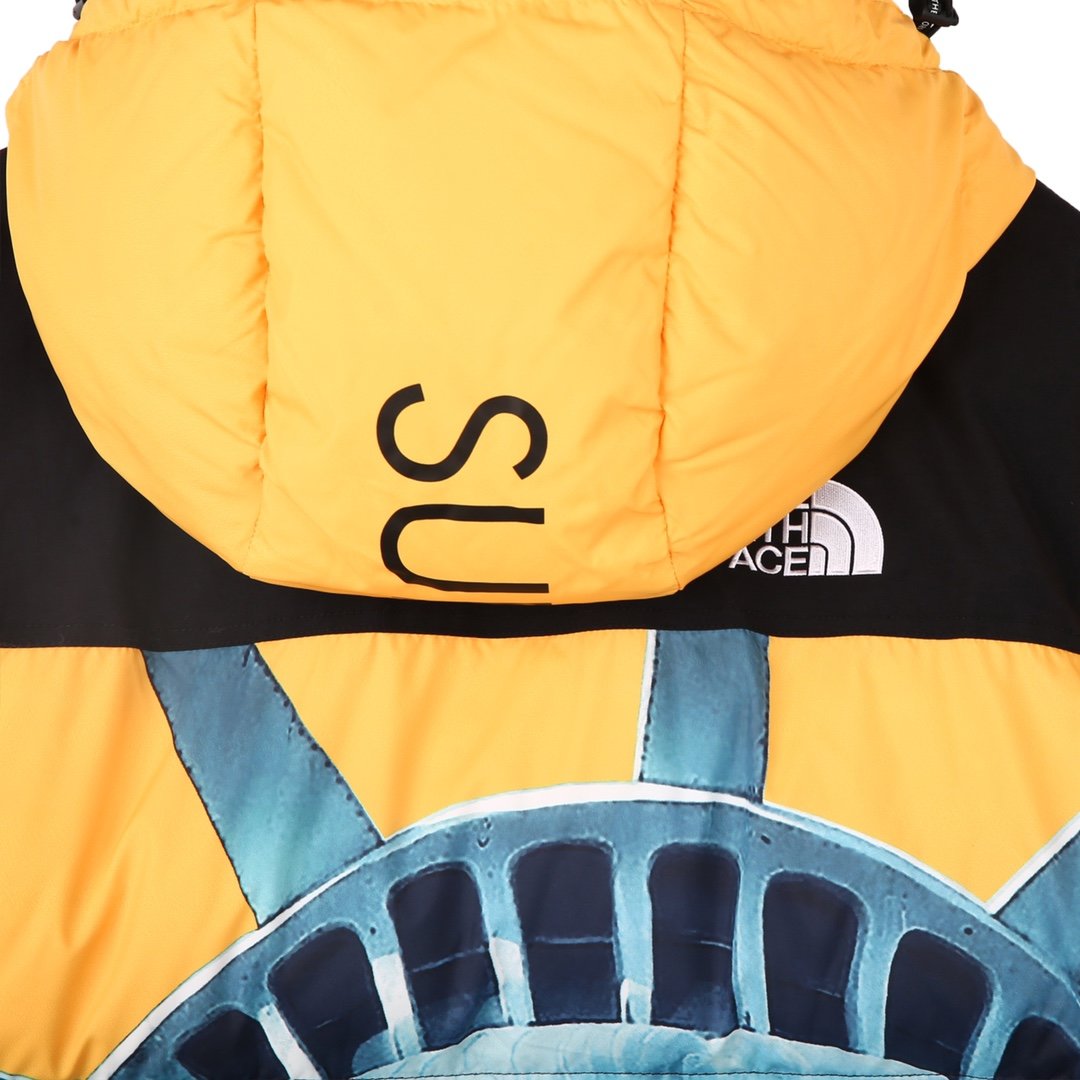 The North Face x Supreme 1994 Nuptse Jacket “Statue of Liberty”