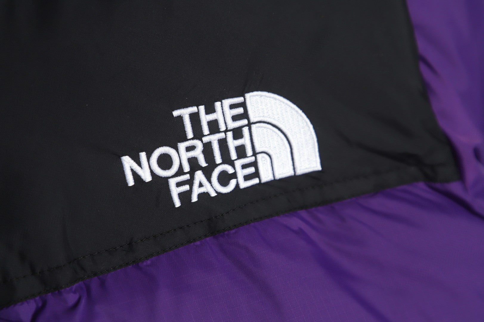 The North Face 1996 Retro Nuptse Jacket – Roxo/Preto