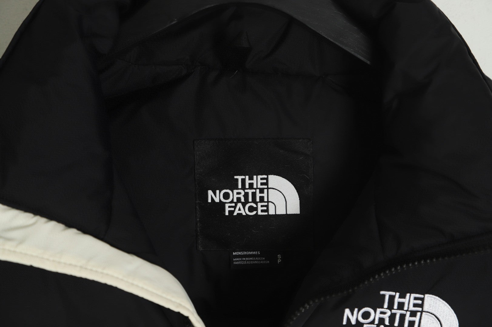 The North Face 1996 Retro Nuptse Jacket – OffWhite/Preto