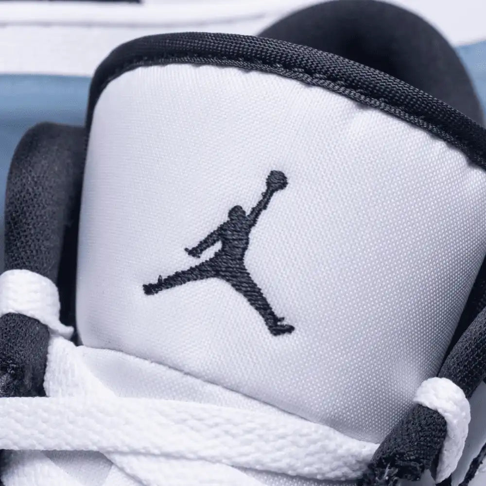 Nike Air Jordan 1 Low "Concord"