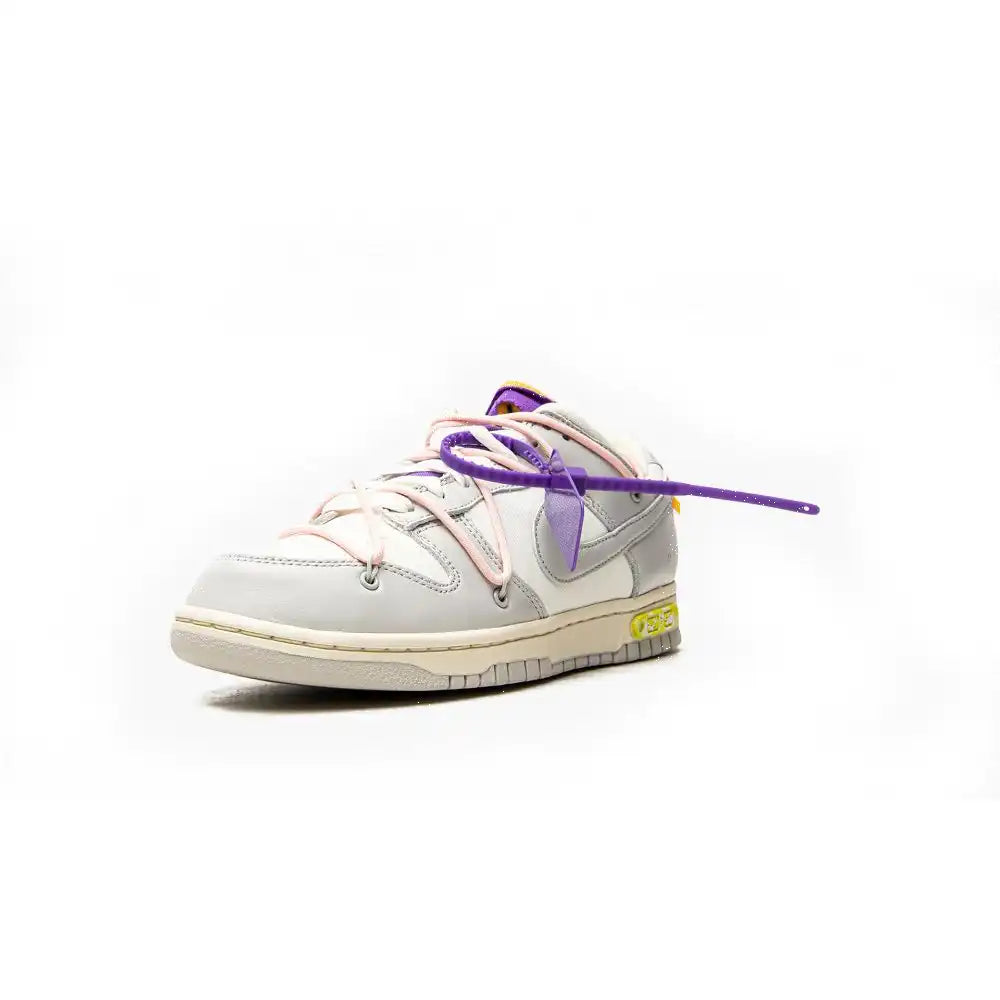 Nike SB Dunk Low x off-white 24/50