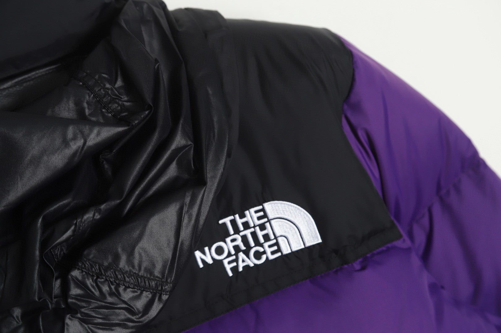 The North Face 1996 Retro Nuptse Jacket – Roxo/Preto