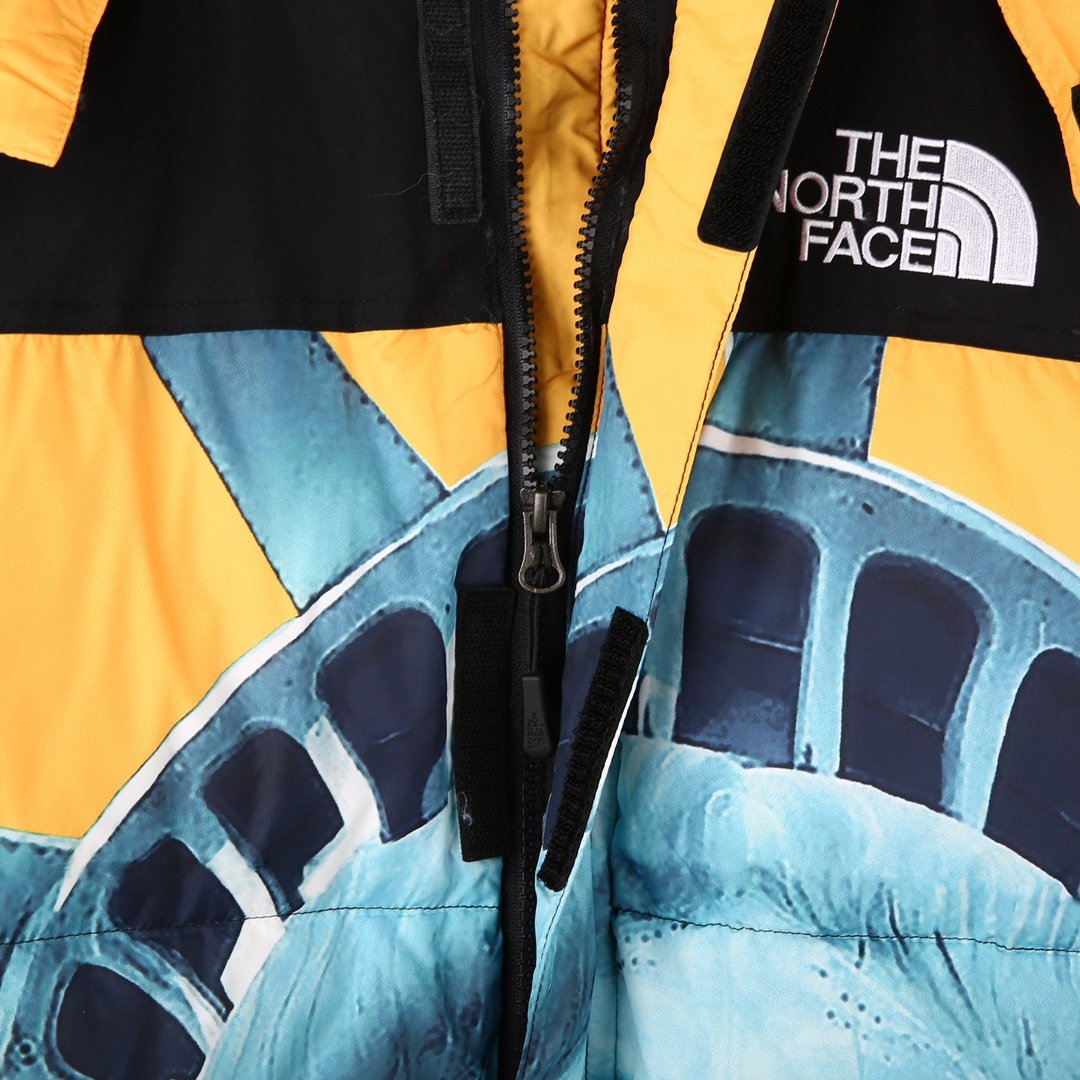 The North Face x Supreme 1994 Nuptse Jacket “Statue of Liberty”
