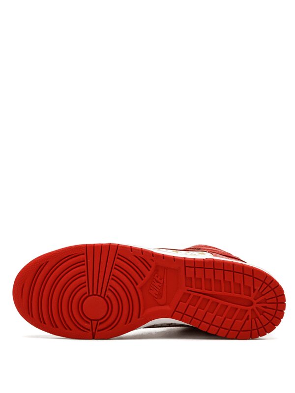 Nike Dunk High Pro SB "Supreme Red Stars"