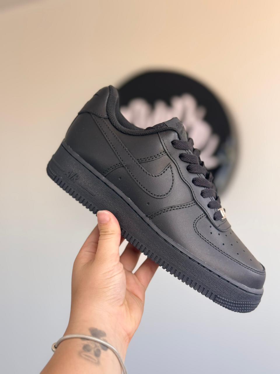 Nike Air Force 1 "Preto" (Pronta Entrega, 35.5)
