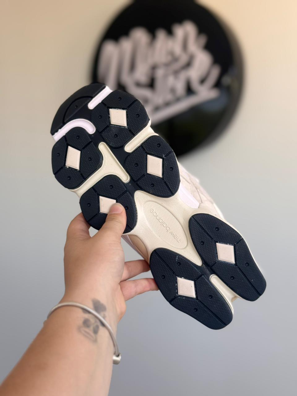 New Balance 9060 "Beige" (Pronta Entrega, 39.5)