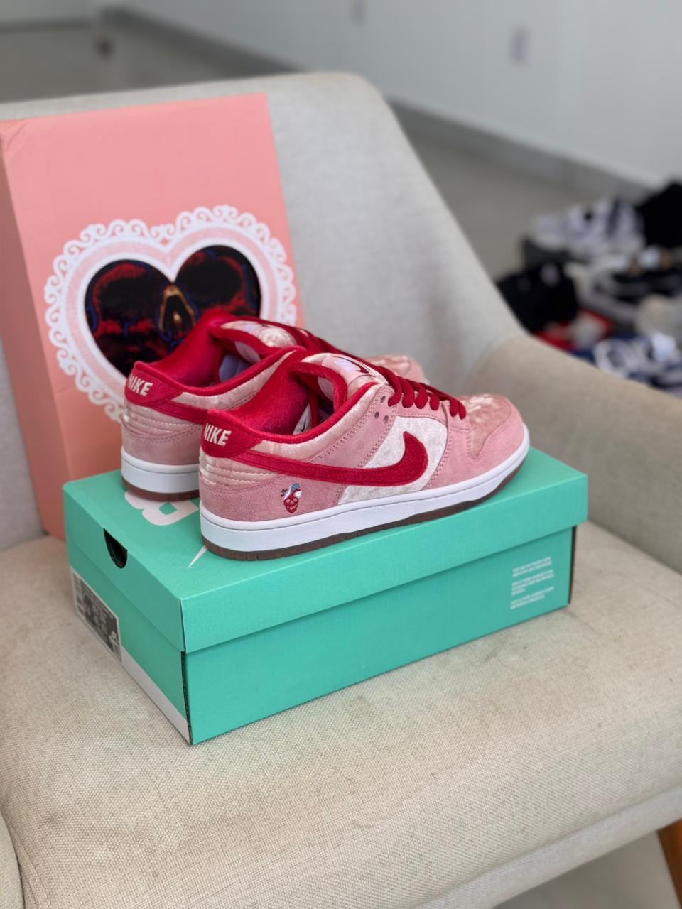 Nike SB Dunk Low "Strangelove" (Pronta entrega, 36)