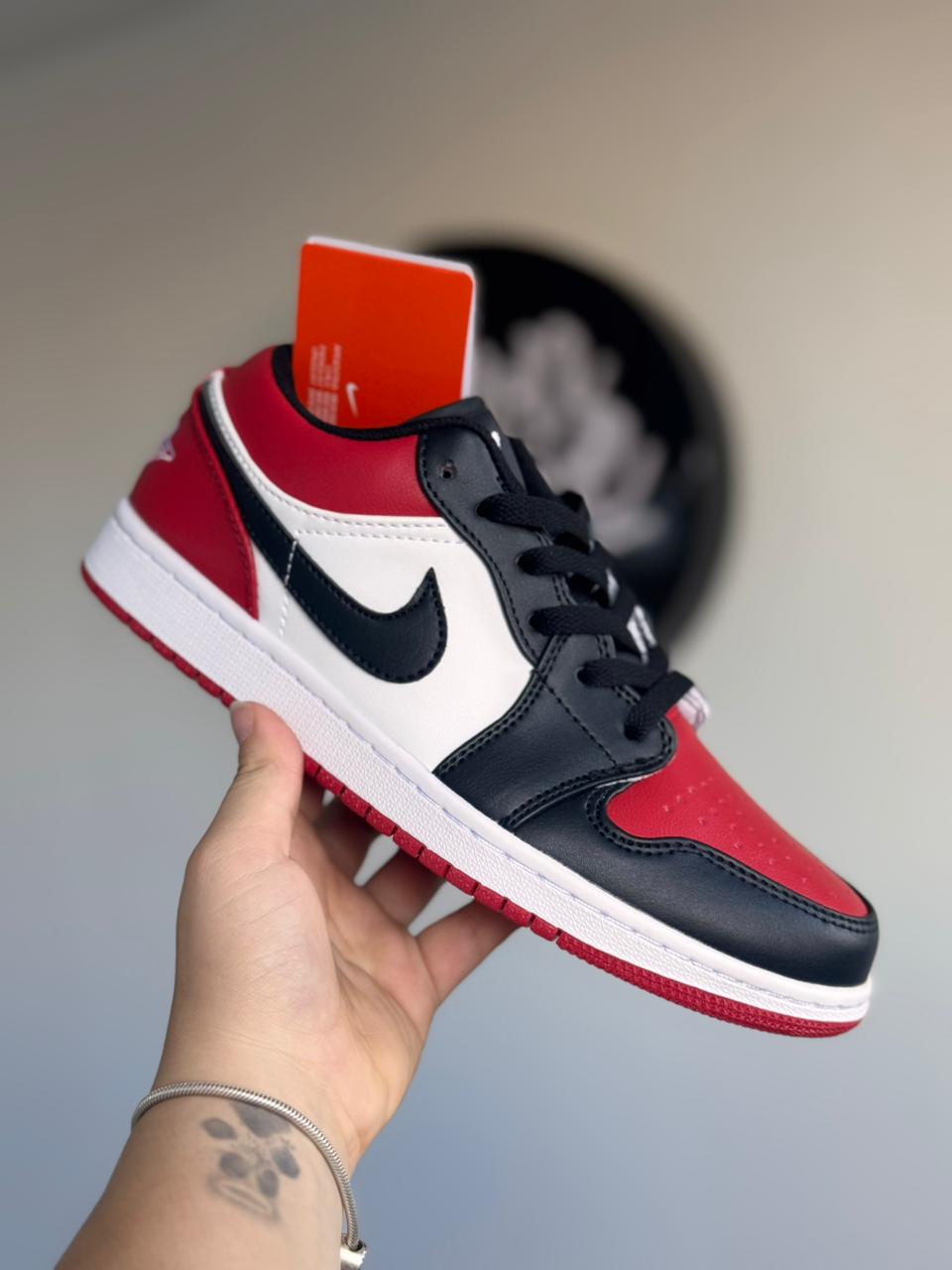 Nike Air Jordan 1 Low "Bred Toe" (Pronta entrega, 37.5)