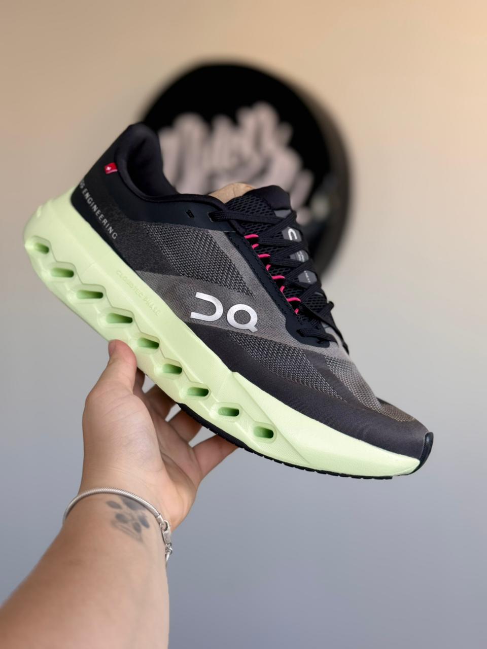 On Running Cloudsurfer "Black/Lima" (Pronta entrega, 42)