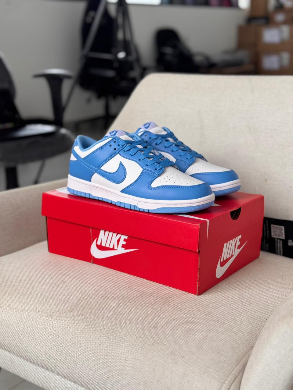Nike Dunk Low “University Blue” (42, Pronta Entrega)