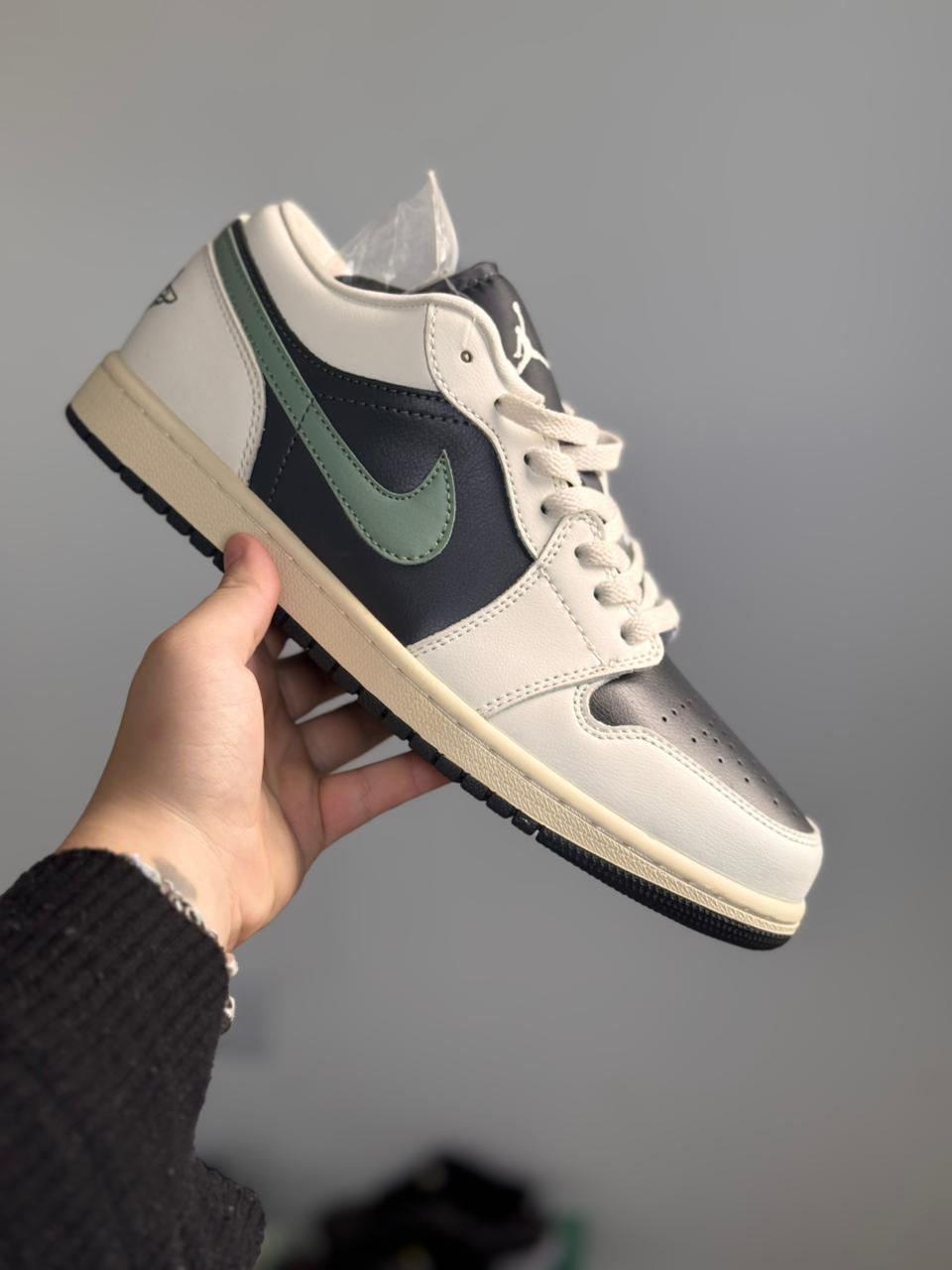 Nike Air Jordan 1 Low "Jade Smoke" (Pronta entrega, 40,5)