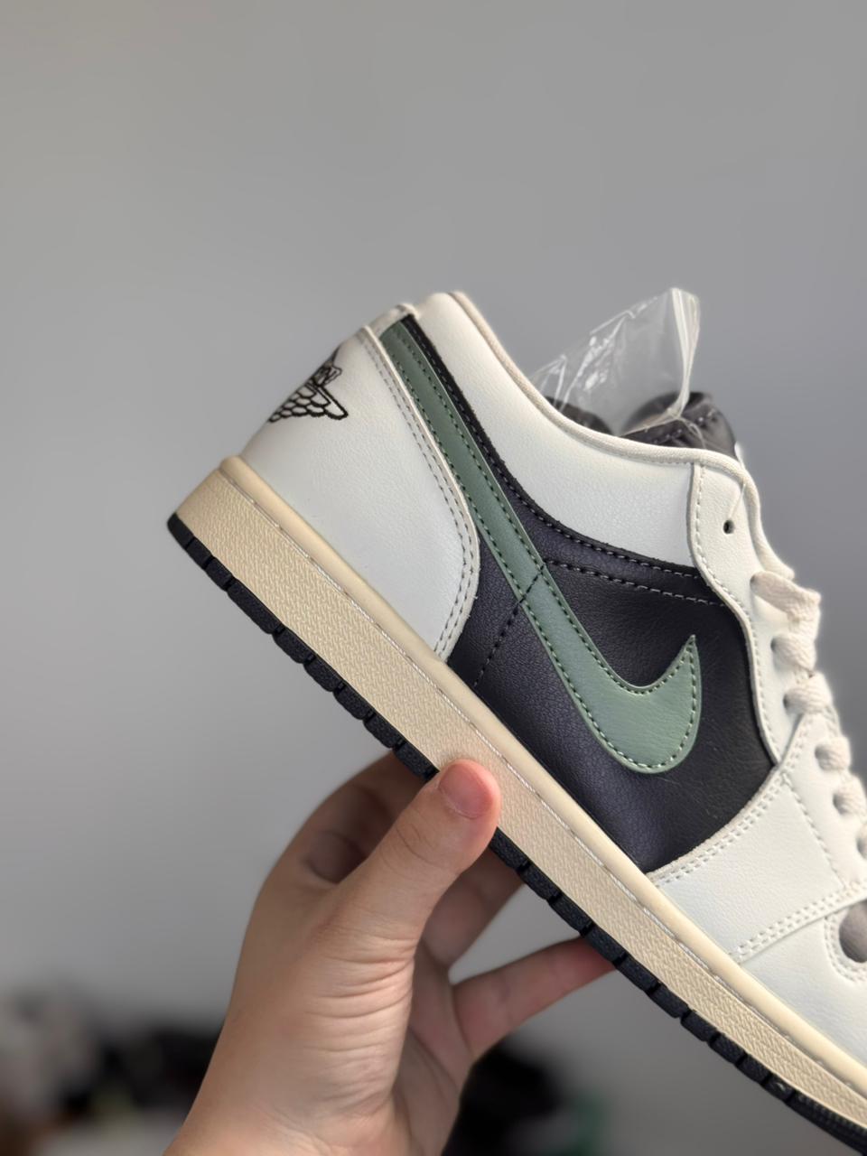 Nike Air Jordan 1 Low "Jade Smoke" (Pronta entrega, 40,5)