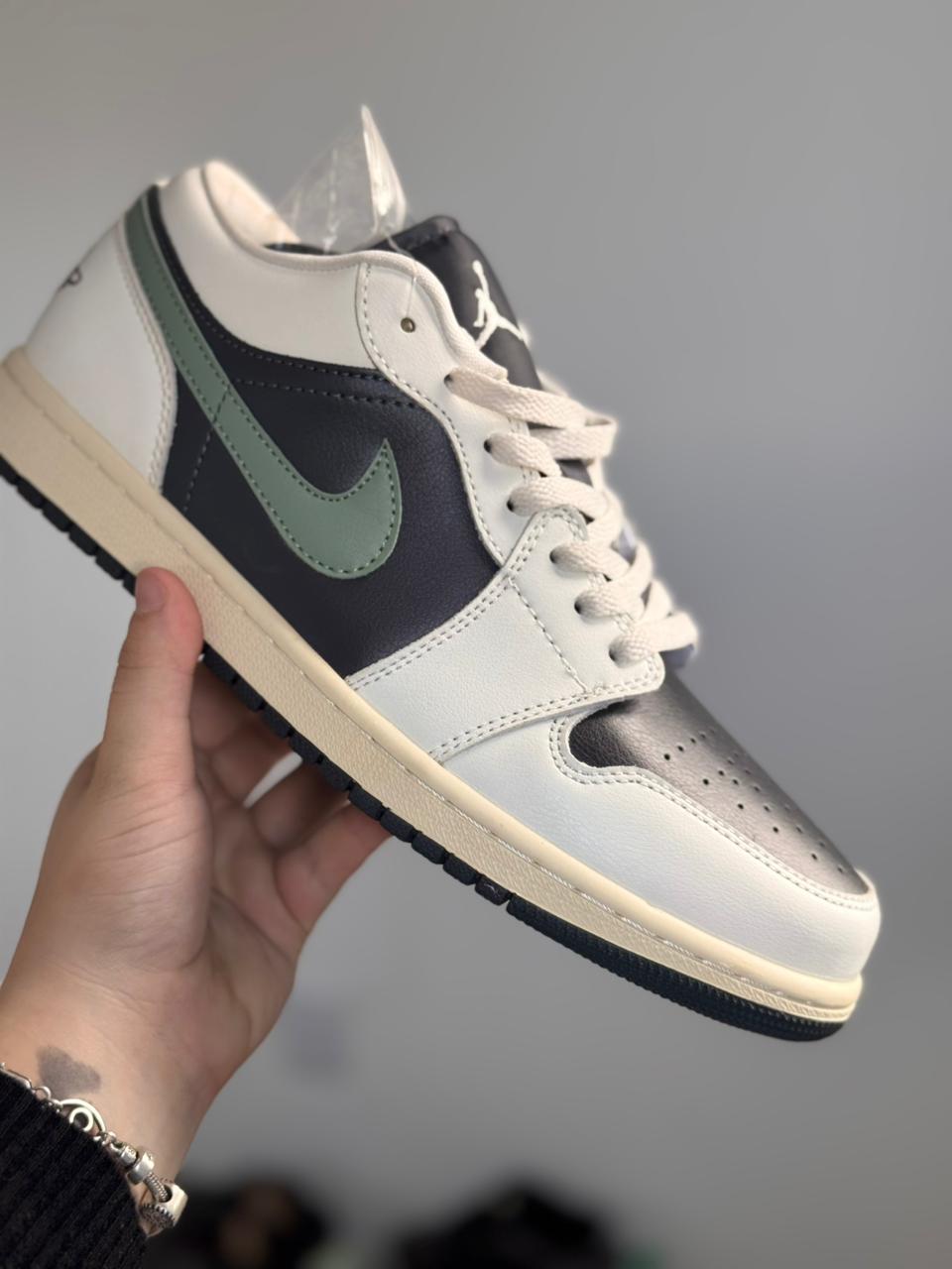 Nike Air Jordan 1 Low "Jade Smoke" (Pronta entrega, 40,5)