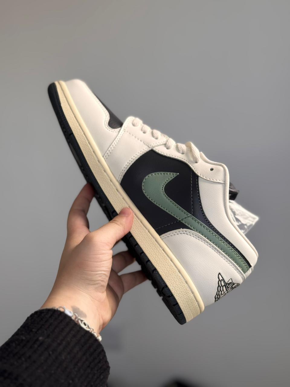 Nike Air Jordan 1 Low "Jade Smoke" (Pronta entrega, 40,5)