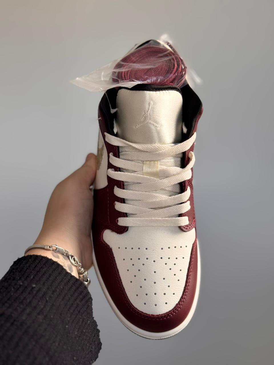 Nike Air Jordan 1 Low "Year of the Dragon" (Pronta entrega, 39,5 e 41)