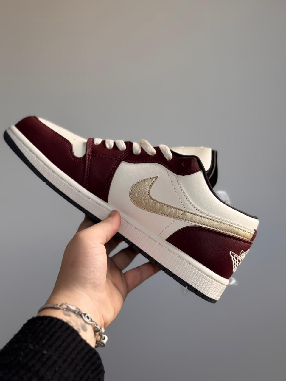 Nike Air Jordan 1 Low "Year of the Dragon" (Pronta entrega, 39,5 e 41)