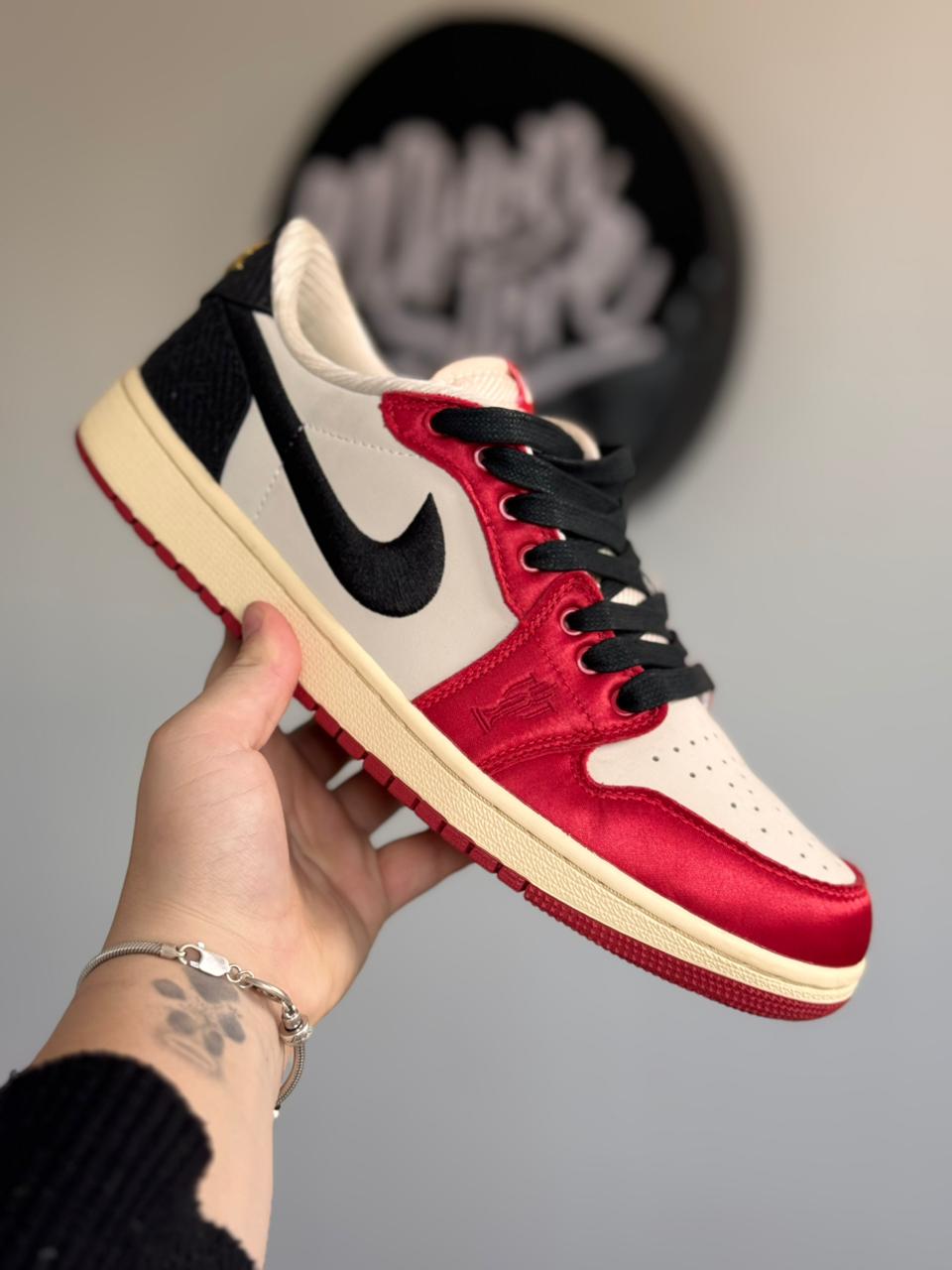 Nike Air Jordan 1 Retro Low "Trophy Room Away" (Pronta entrega, 41)