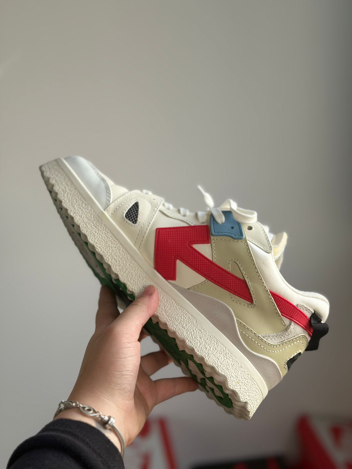Off White Sponge Mid Leather (40/41, Pronta Entrega)