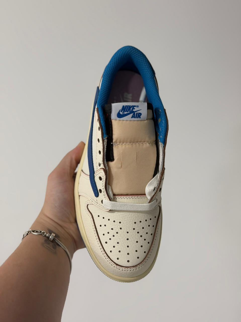 Fragment x Travis Scott x Air Jordan 1 Low OG SP "Sail Military Blue" (34, Pronta Entrega)