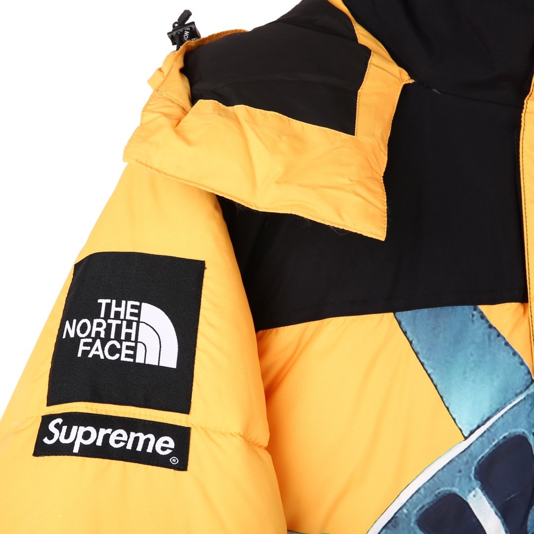 The North Face x Supreme 1994 Nuptse Jacket “Statue of Liberty”