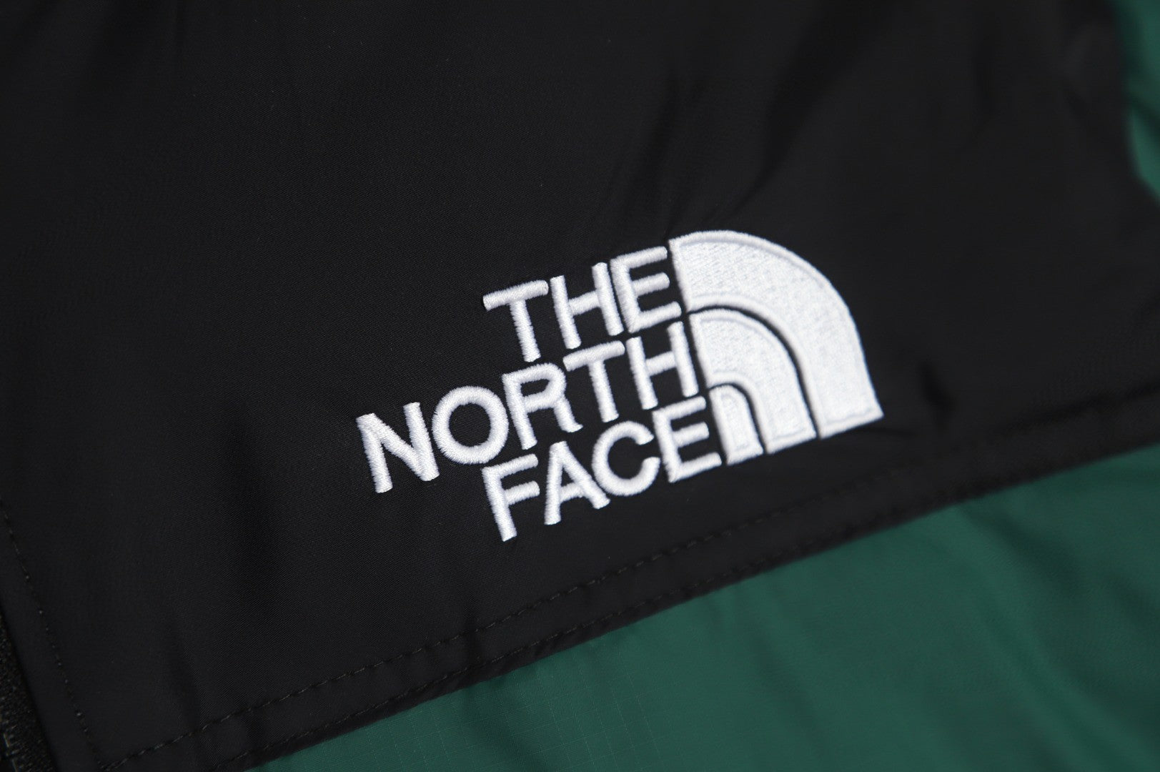 The North Face 1996 Retro Nuptse Jacket – Verde/Preto