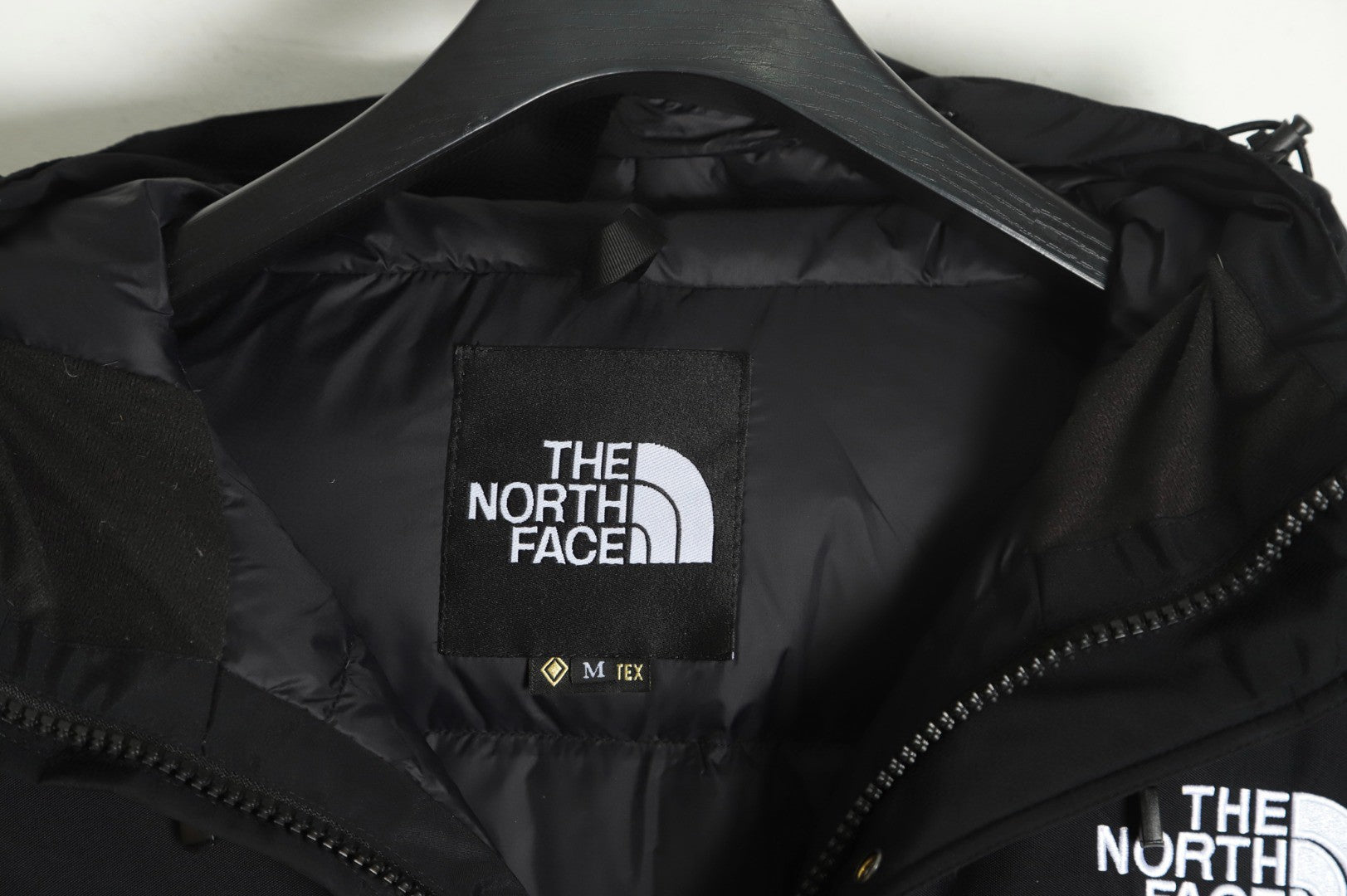 The North Face Mountain Light Jacket - Preta/Preta