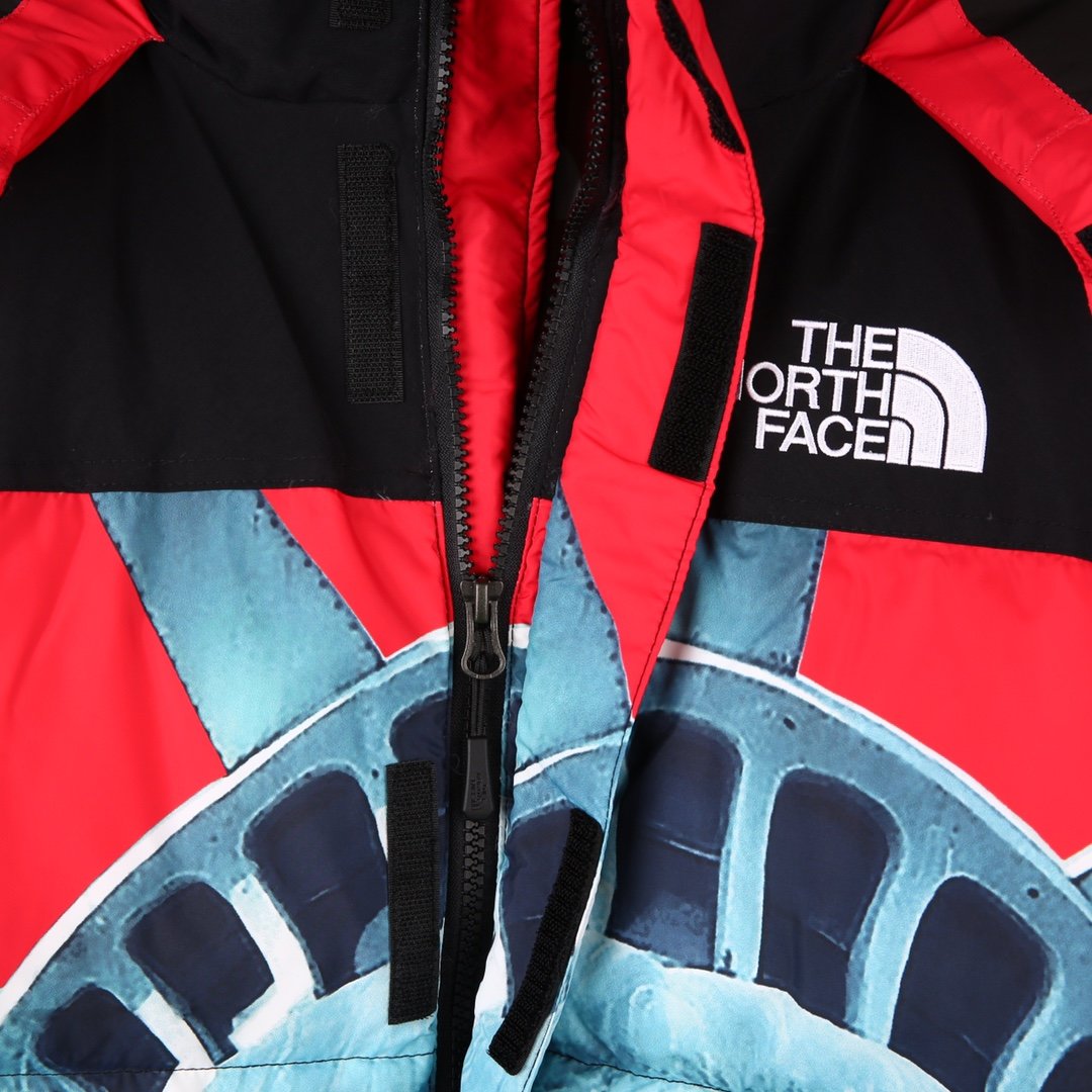 The North Face x Supreme 1994 Nuptse Jacket “Statue of Liberty”