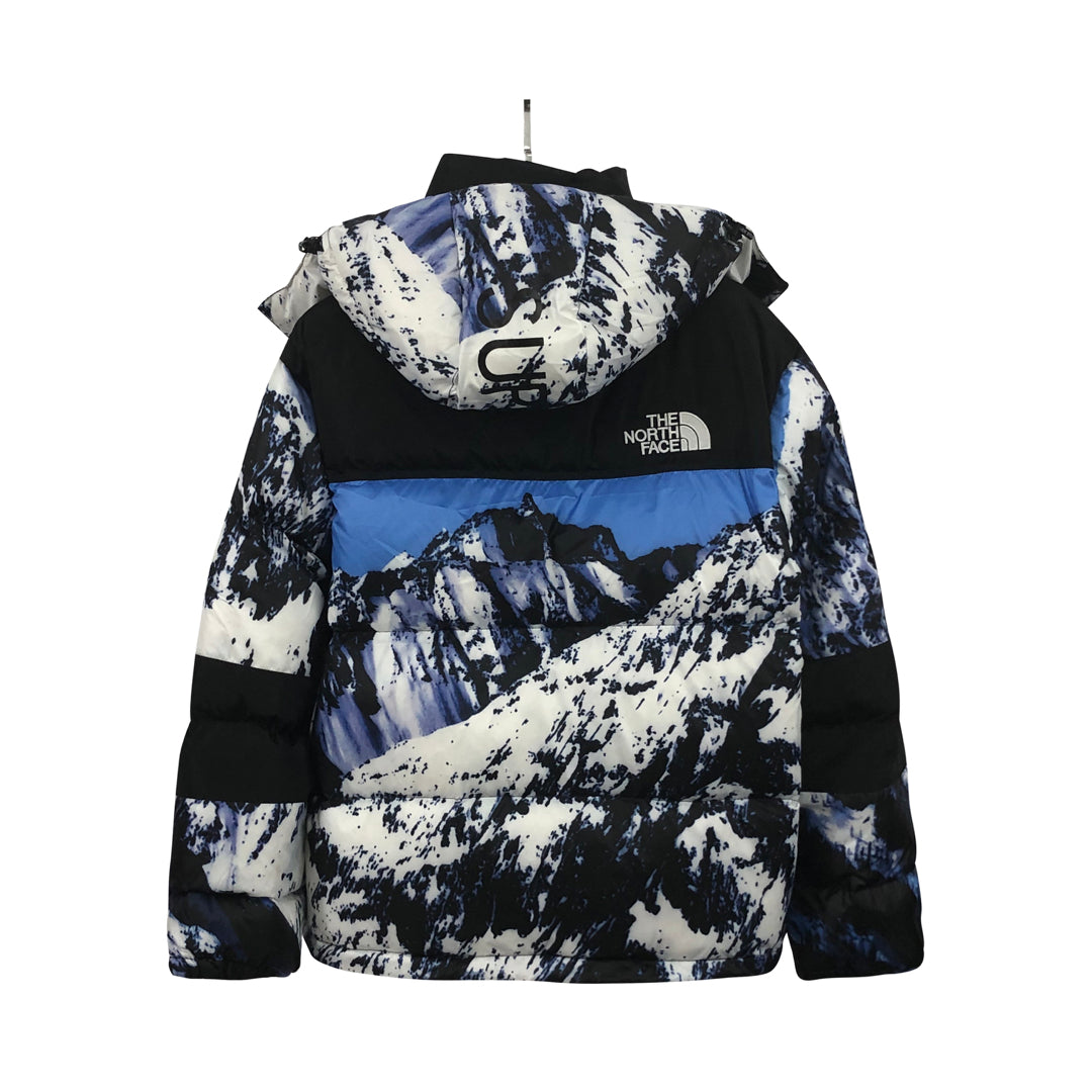 The North Face 1996 Retro Nuptse Jacket “Mountain Print” – Edição Limitada