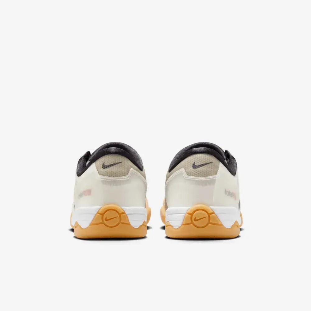 Nike Total 90 White Black