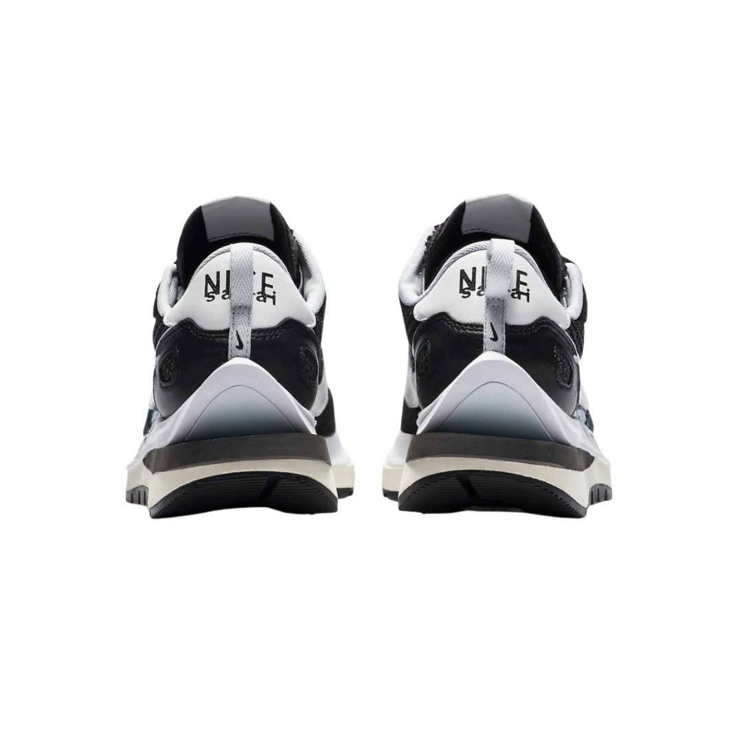 Nike Sacai Black White
