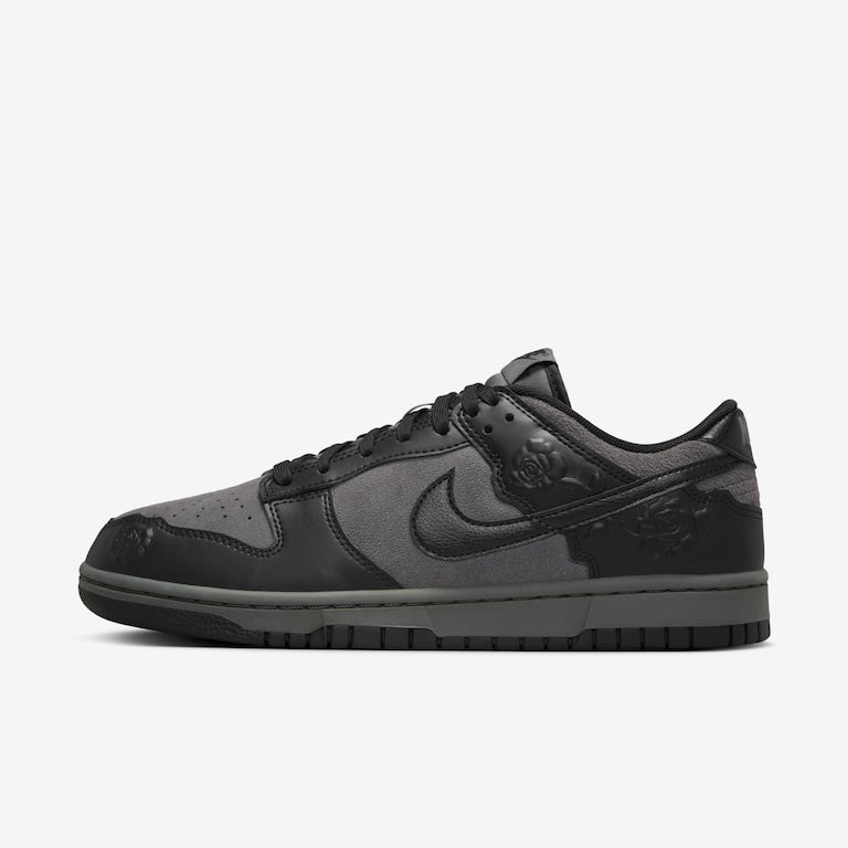 Nike Dunk Low "Black Roses"