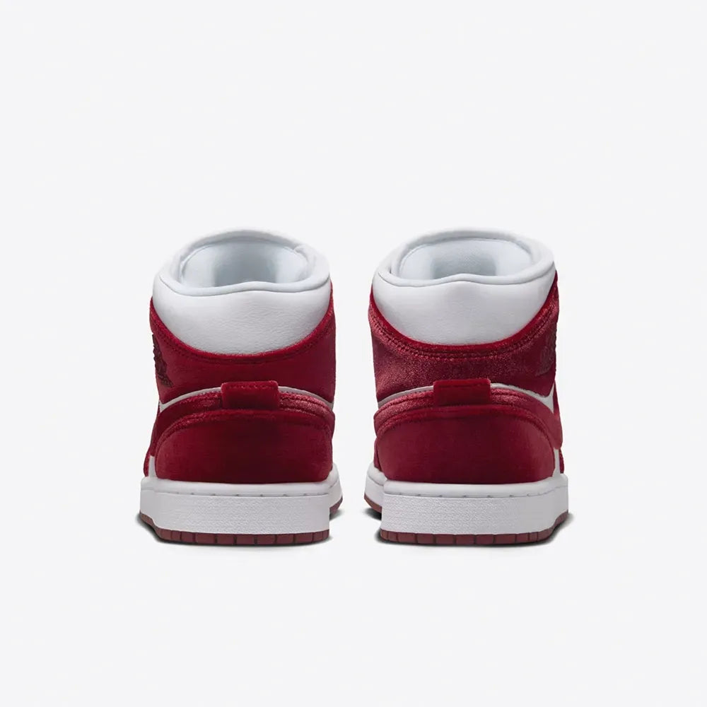 Nike Air Jordan 1 Mid SE "Red Velvet"