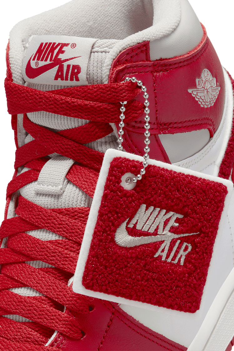 WMNS Nike Jordan 1 Retro High "Varsity Red"