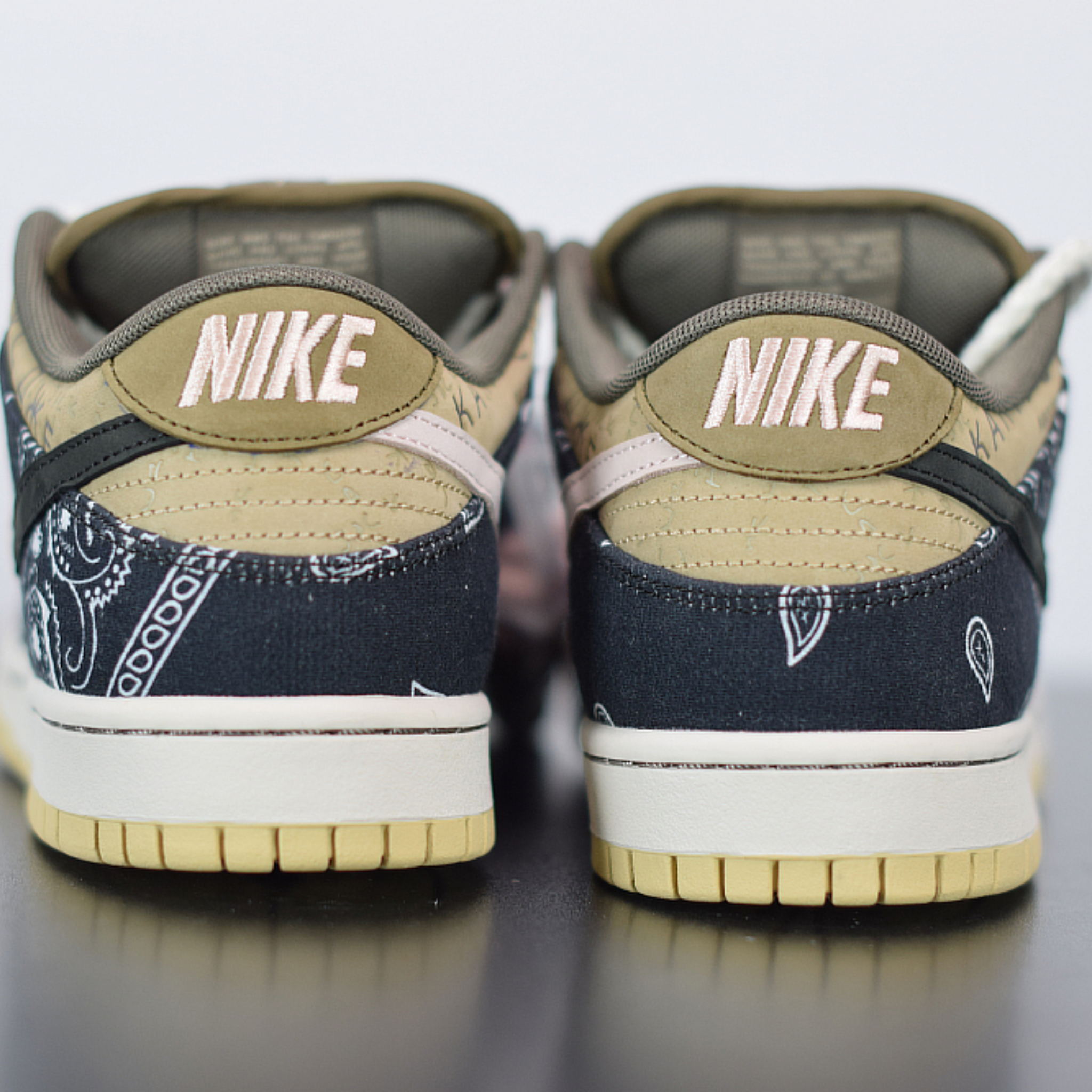 Nike Dunk Low x Travis Scott "Cactus Jack "