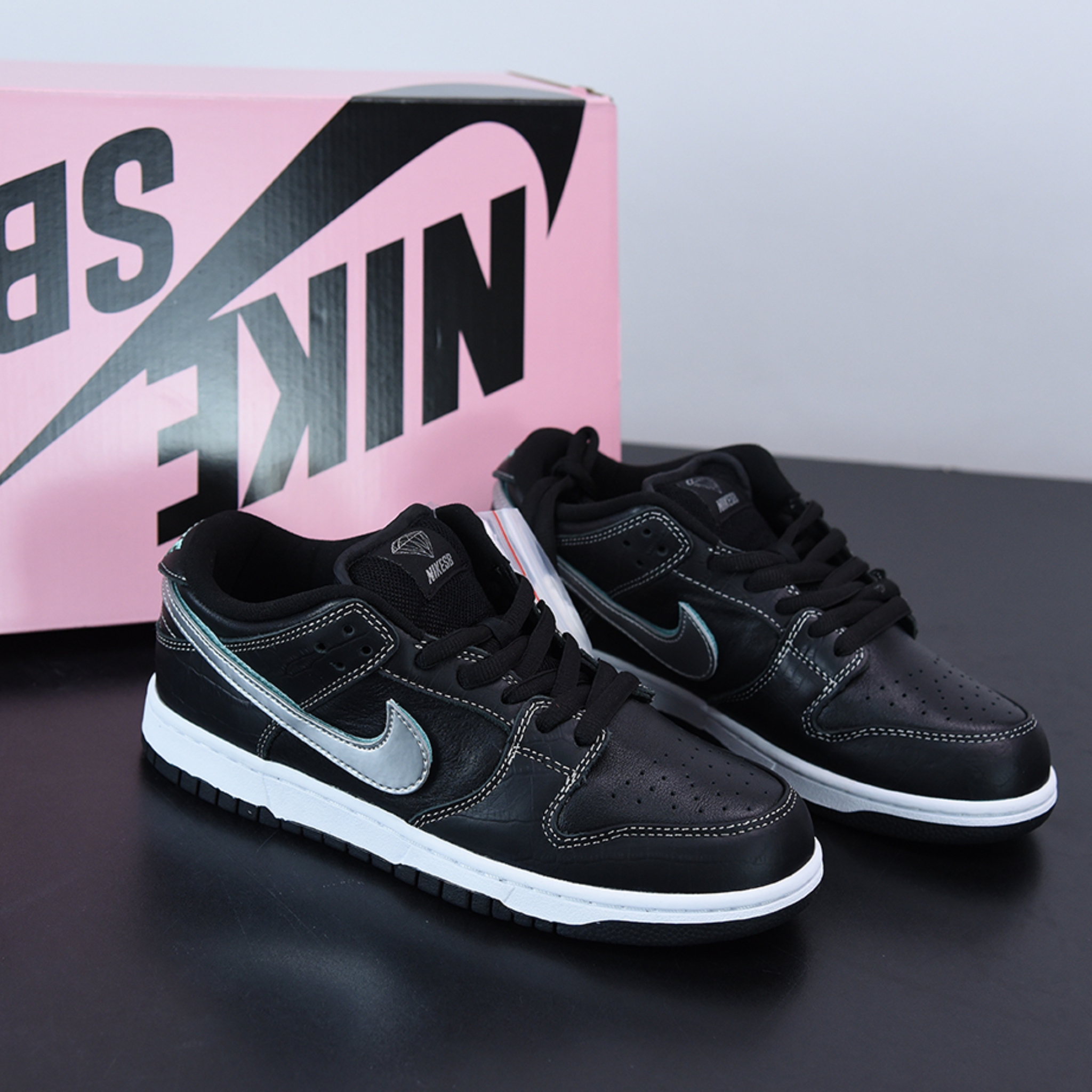 Nike sb x diamond top dunk