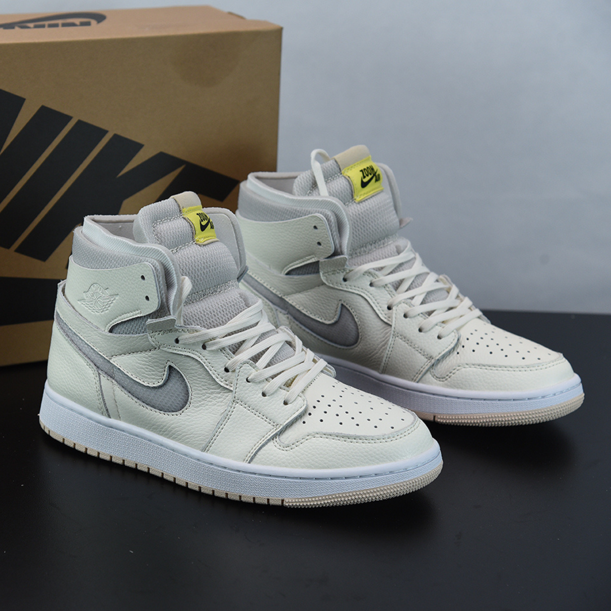 WMNS Nike Air Jordan 1 High Zoom Air CMFT "Pearl White"