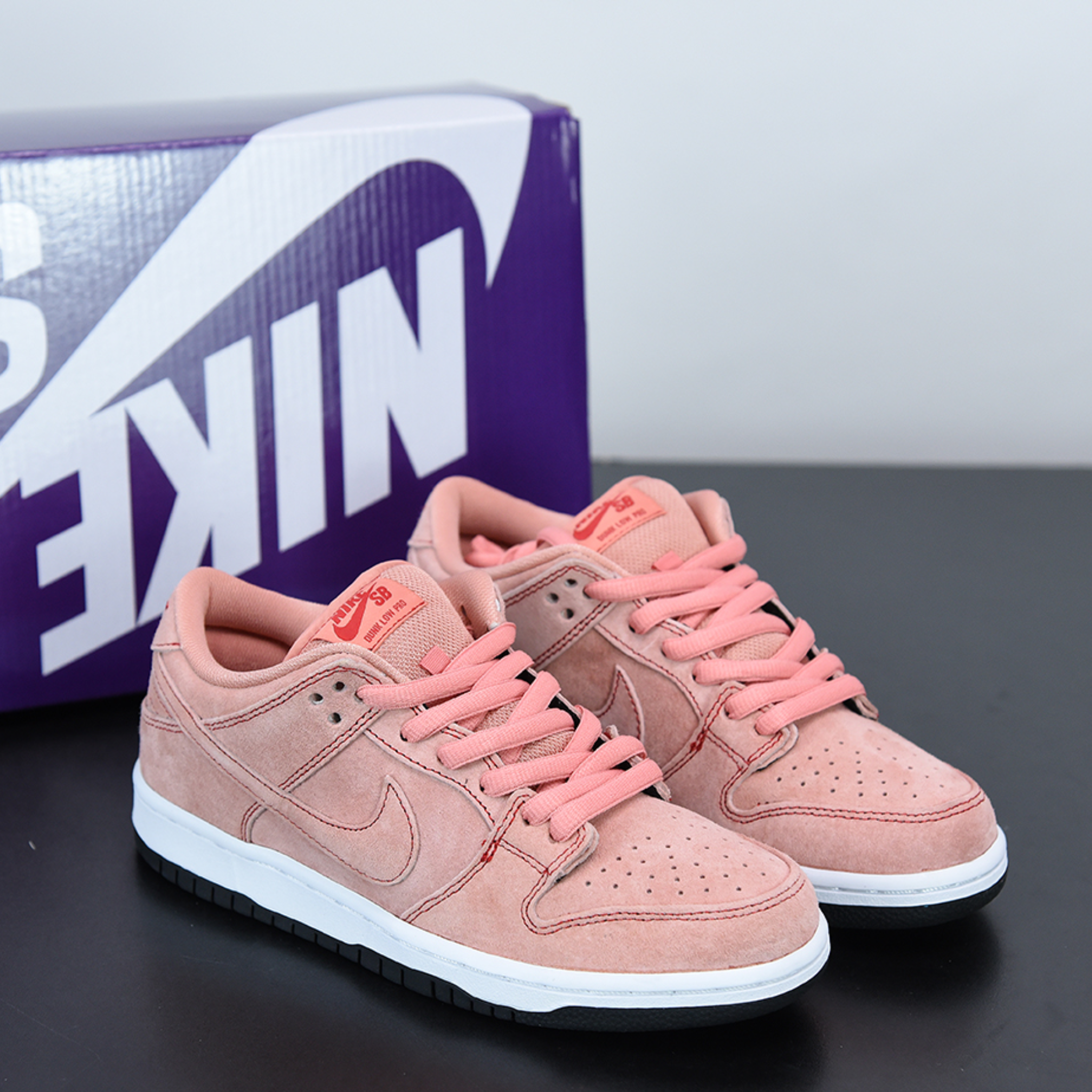 Nike thea top atomic pink