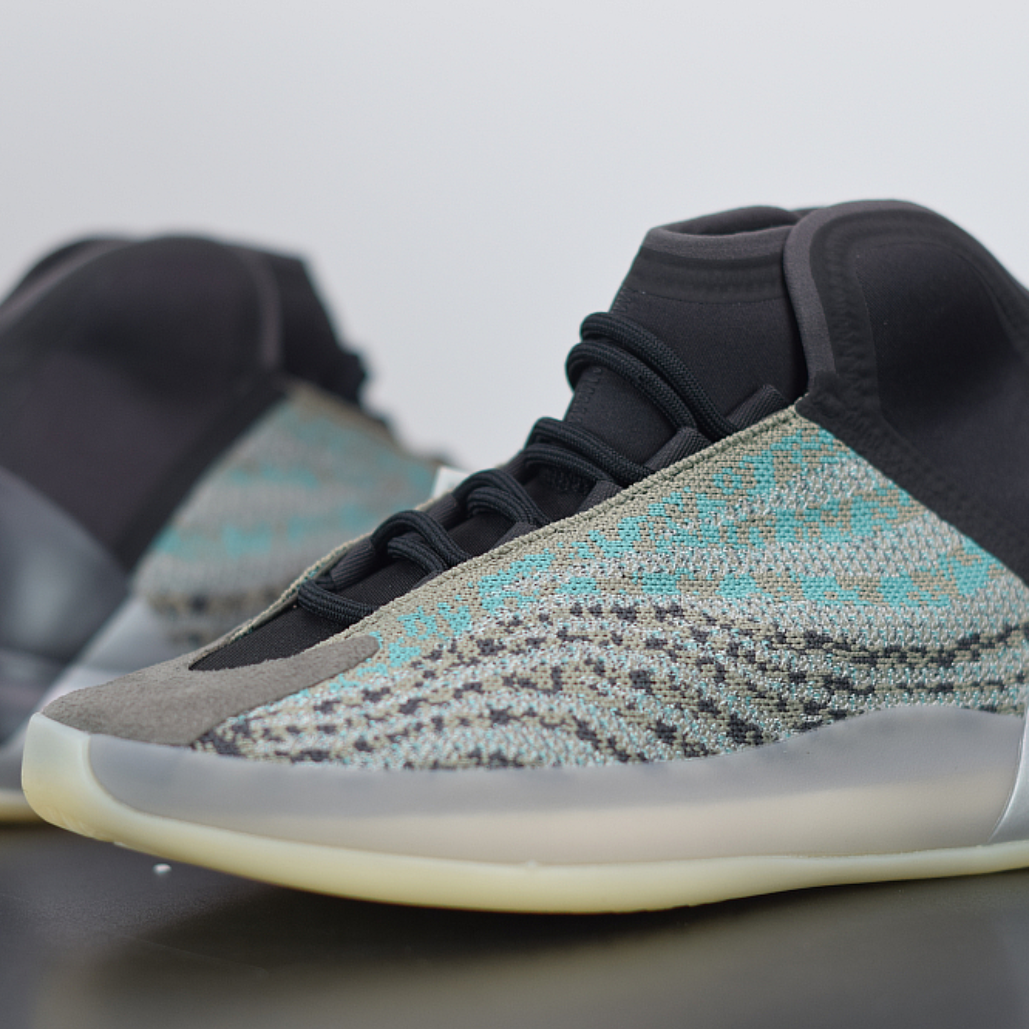 Adidas Yeezy QNTM "Quantum"