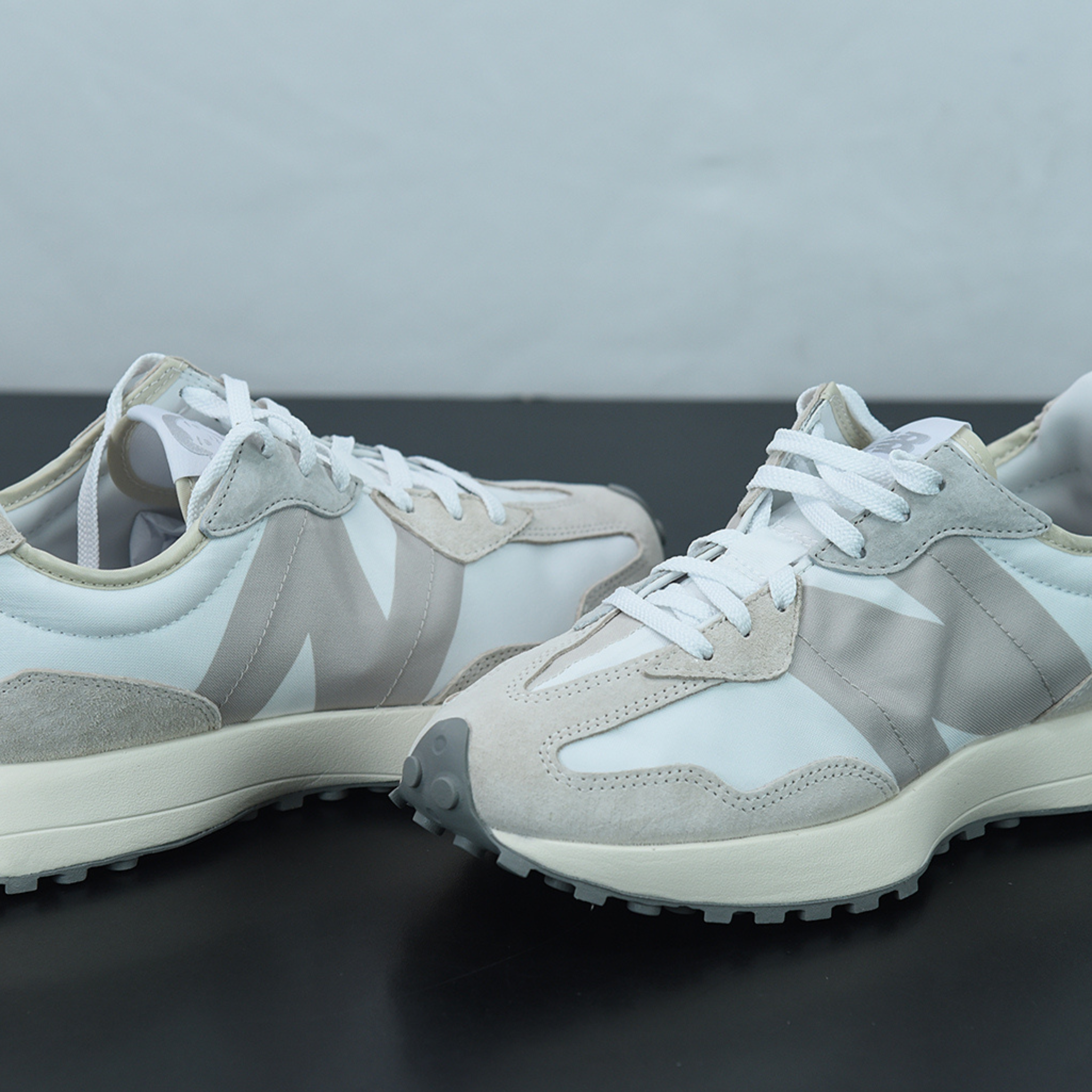 New Balance "Noritake" x 327