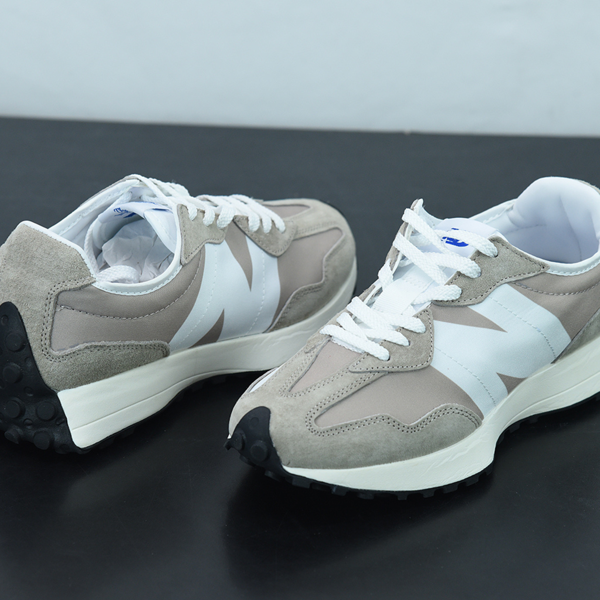 New Balance MS327LH1