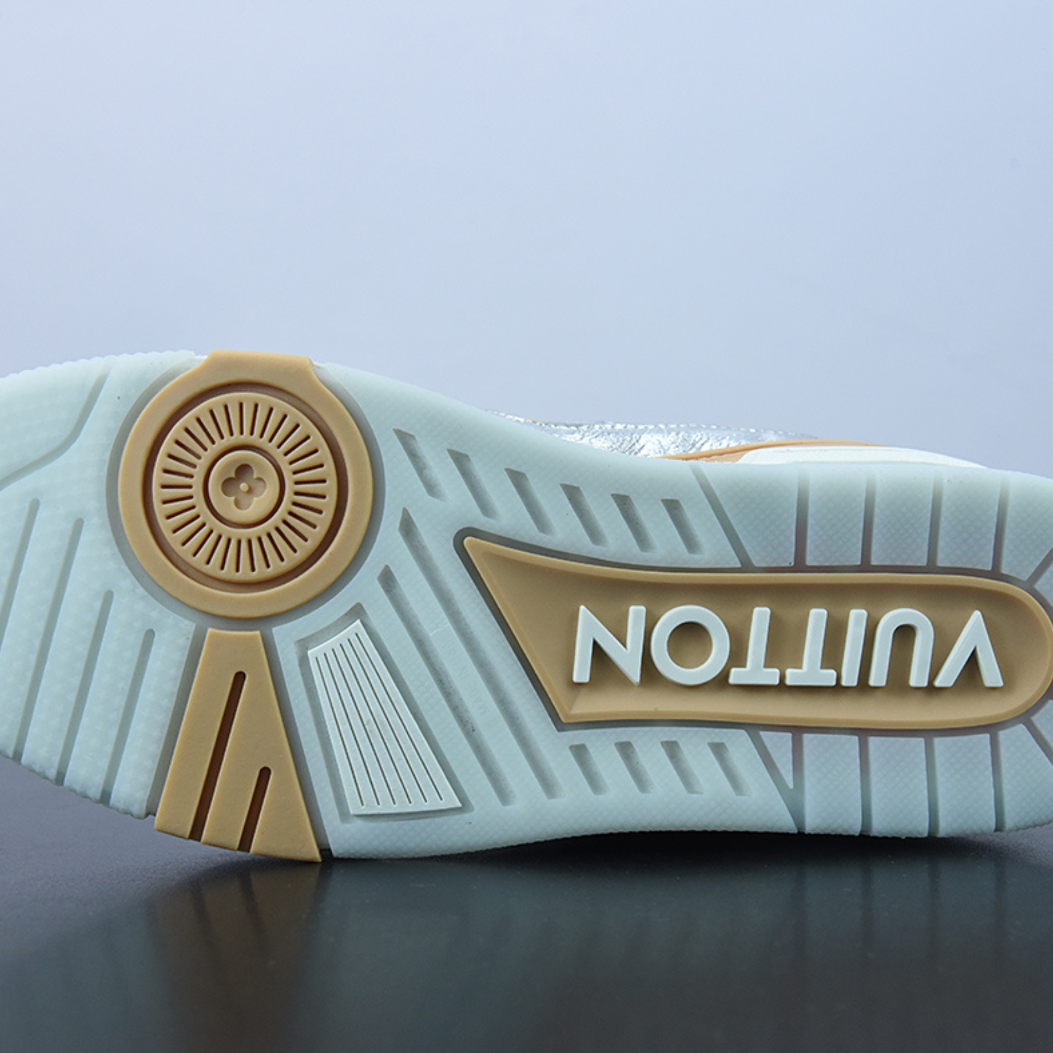 Louis Vuitton Trainer "Metallic Monogram"